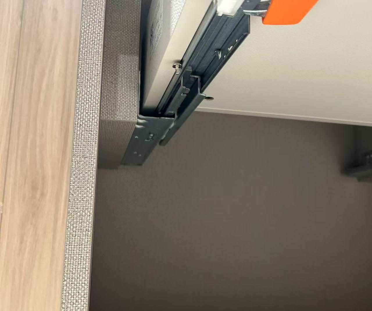 Drawer with a Blum undermount runner