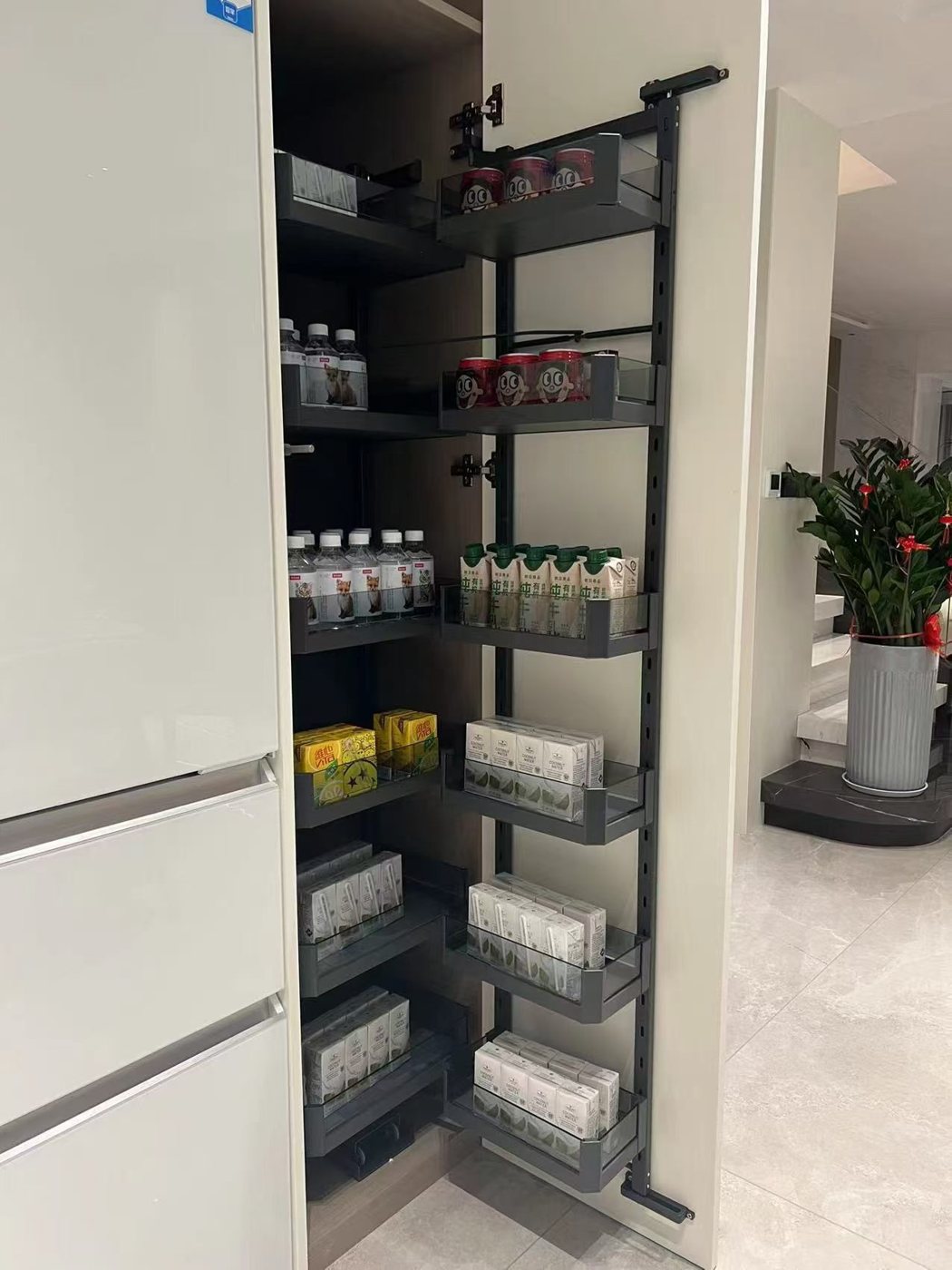 Tall pantry pull-out